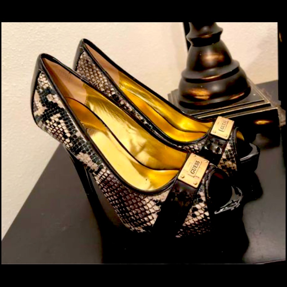 Women’s GUESS HEELS